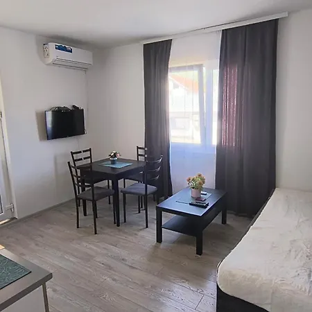 Ika アパート ソコバニャ