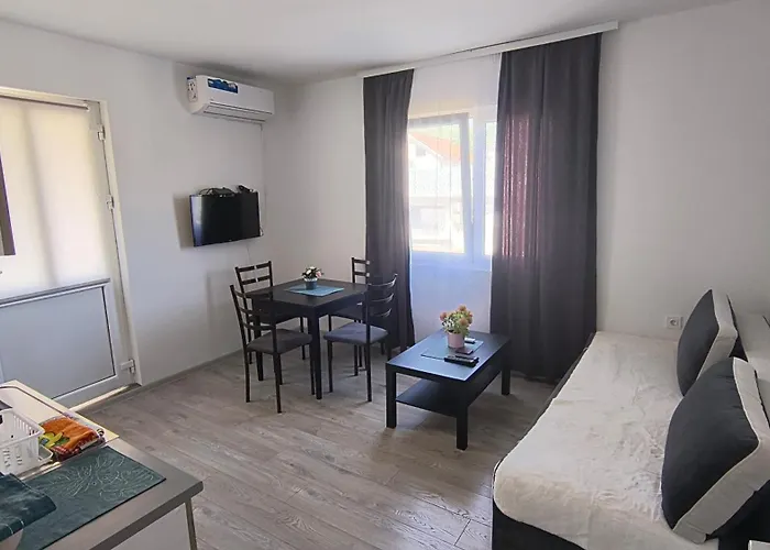 Ika アパート ソコバニャ